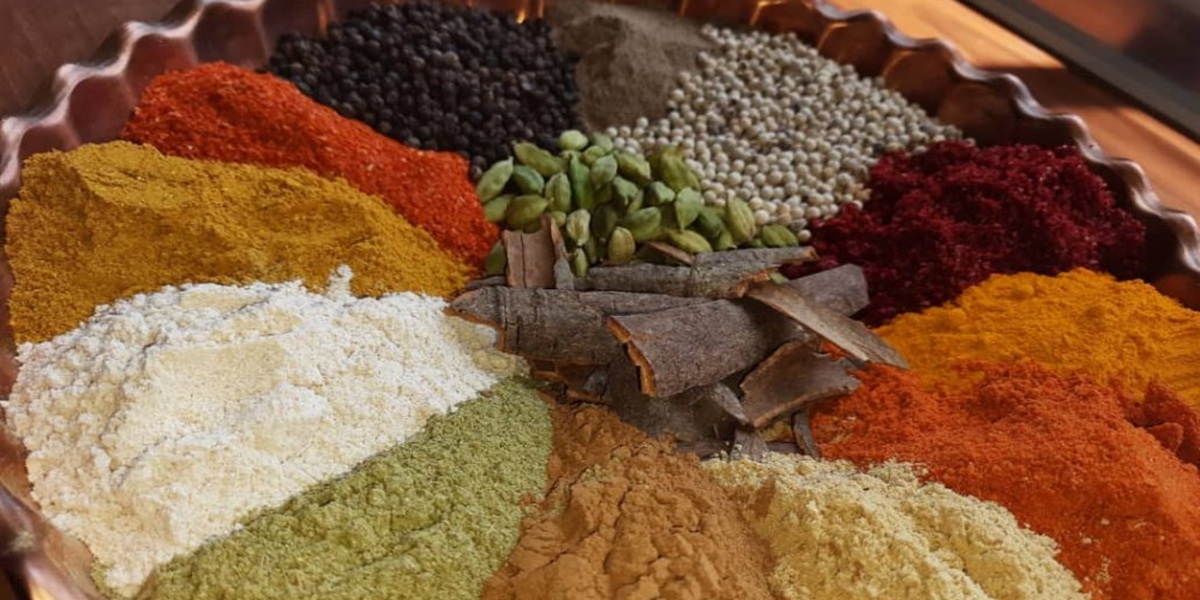 ادویه جات لازم در خانه