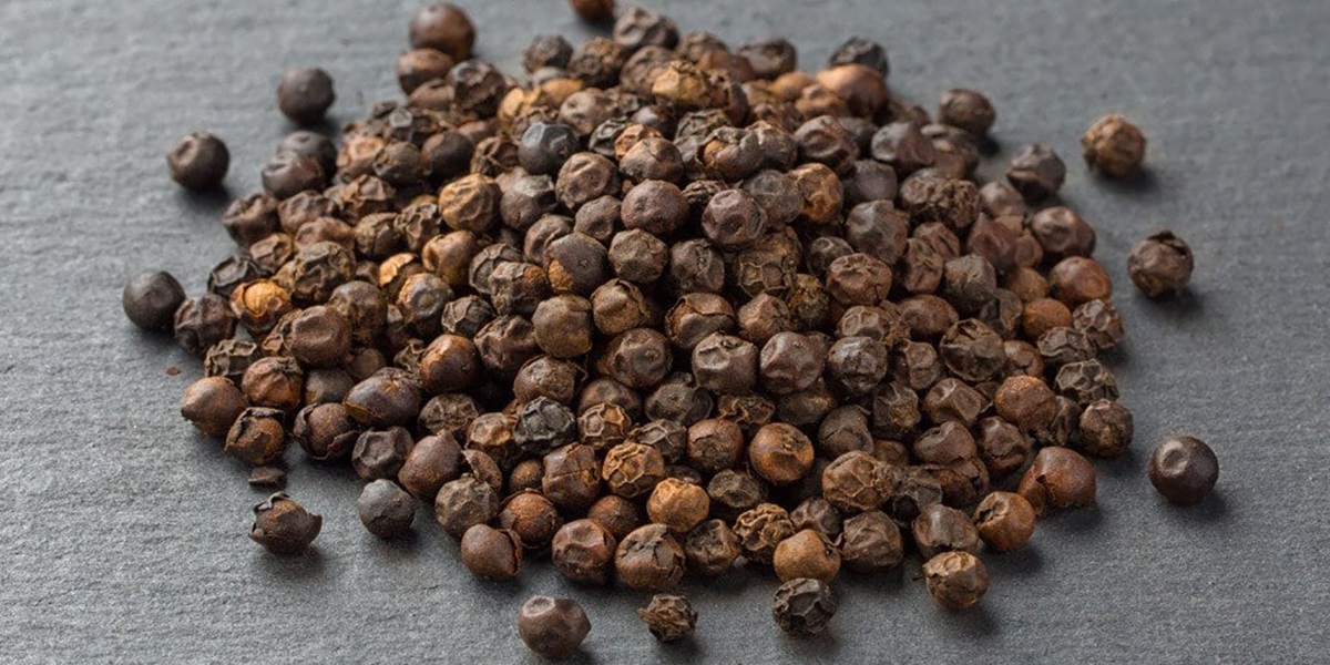 تاثیر فلفل سیاه بر تخمک گذاری و نکات مصرف آن